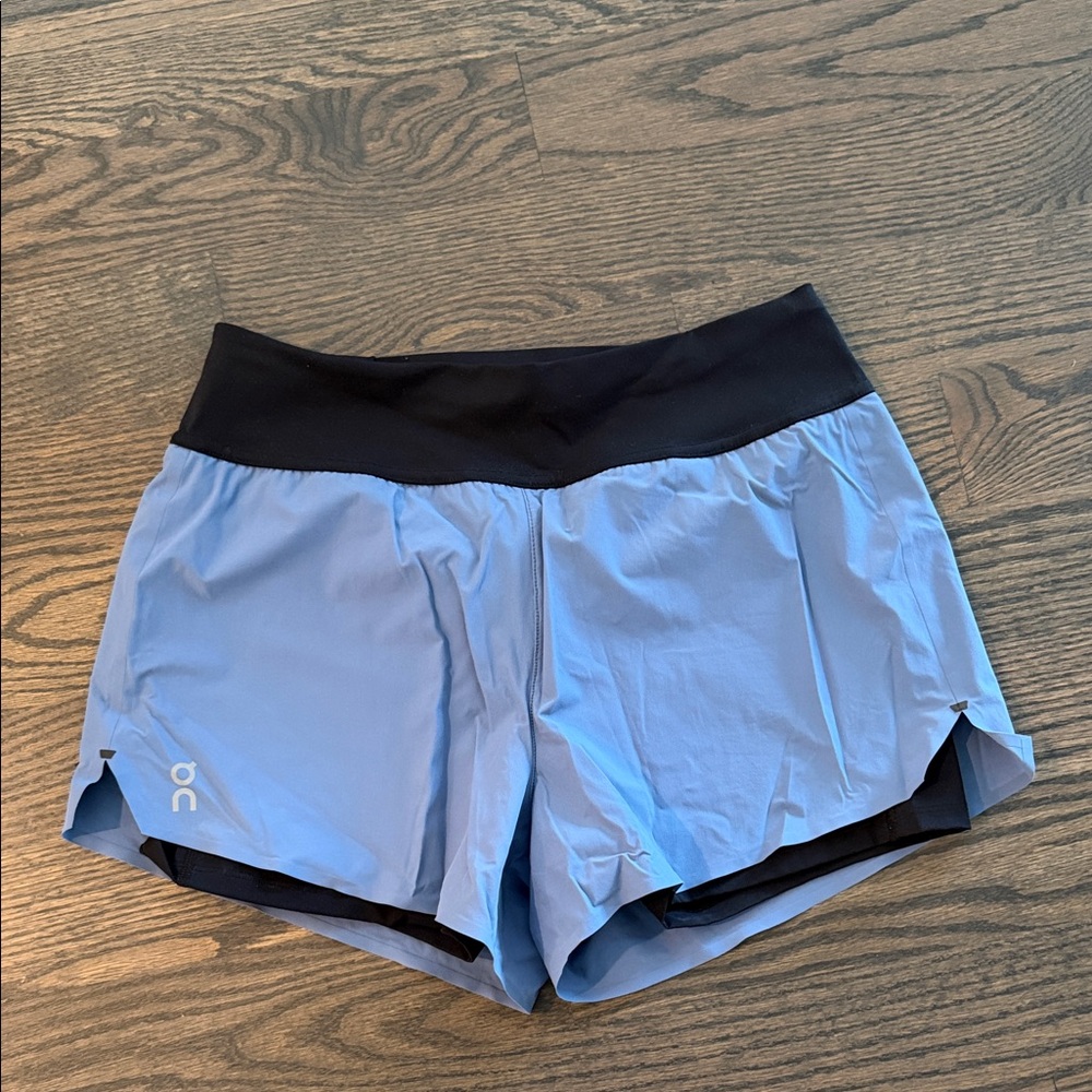 On cloud Running Women's Athletic Shorts in Blue and Black M - Picture 2 of 4